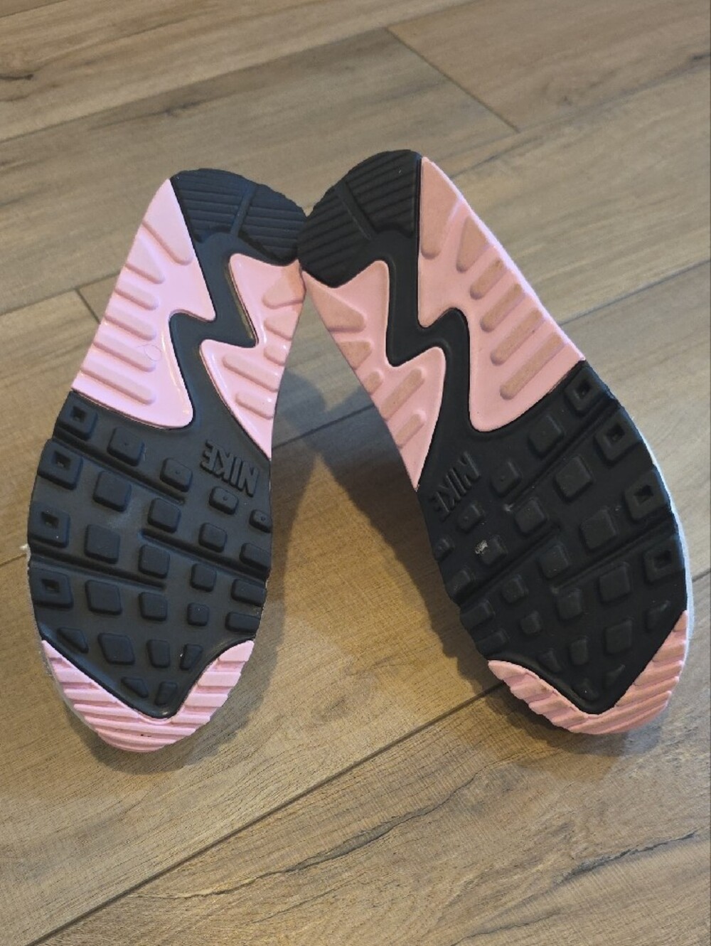 Nike Air Max Excee Sneakers in White, Pink & Gray SZ 8 - Picture 4 of 7